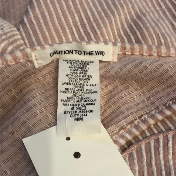 NWT - Cozy & Soft Caution to the Wind Top, Pink & White Rayon - Picture 2 of 3